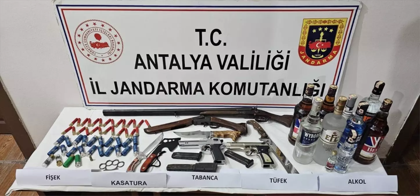 Finike'de Eğlence Merkezlerine Asayiş Uygulaması