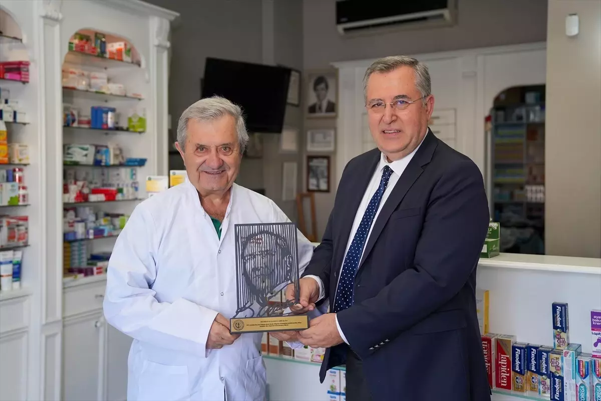 FTSO\'dan 40 Yılını Dolduran Üyelere Plaket