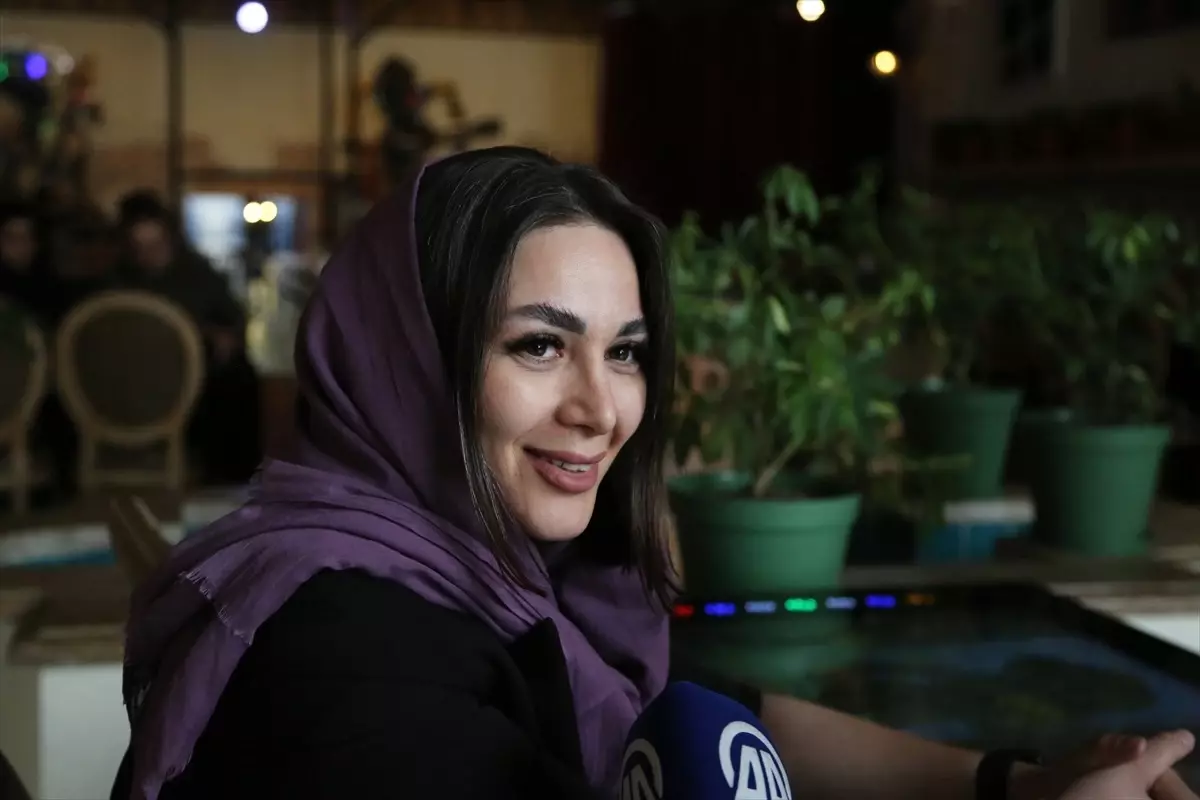 Tahran\'da Robotik Restoran Deneyimi