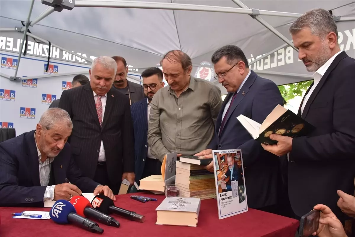Sadık Albayrak Trabzon\'da Okuyucularıyla Buluştu