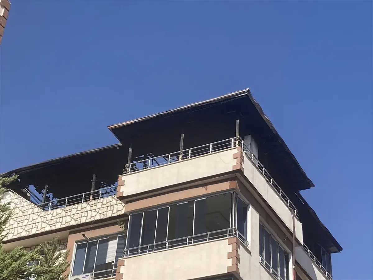 Gaziantep\'te apartmanın terasında çıkan yangın söndürüldü