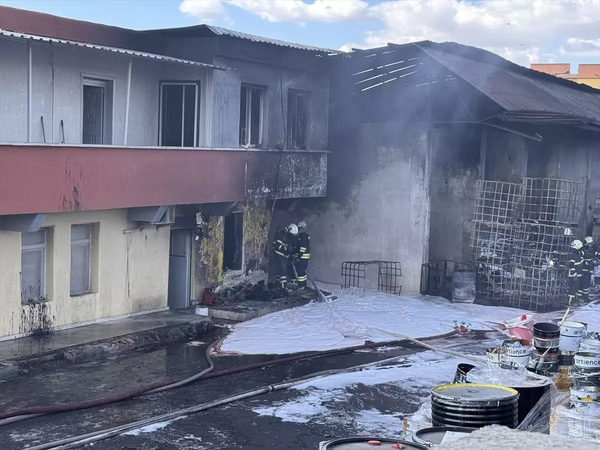 Gaziantep\'te geri dönüşüm tesisinde çıkan yangın söndürüldü