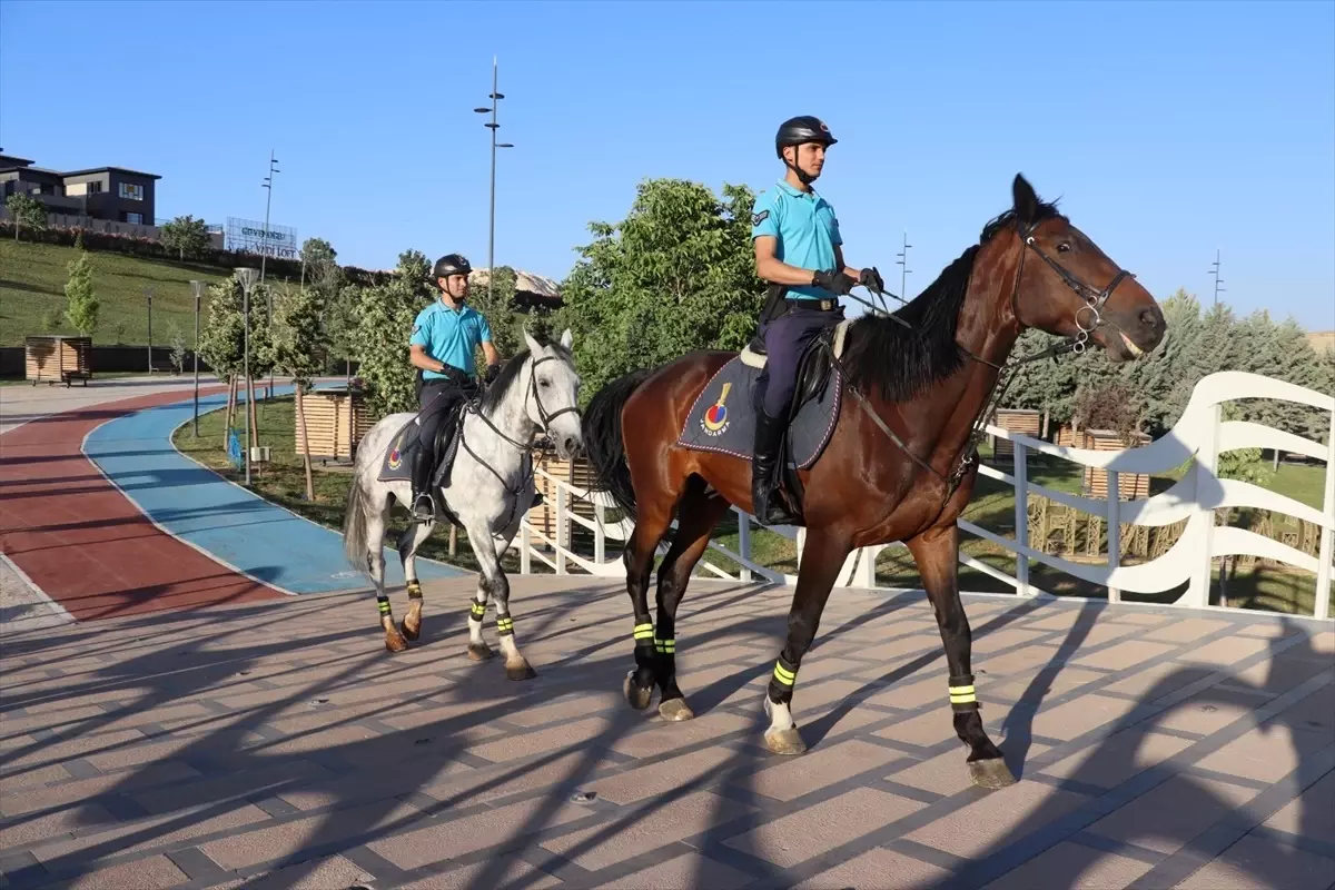 Gaziantep\'te Atlı Jandarma Birliği Göreve Başladı