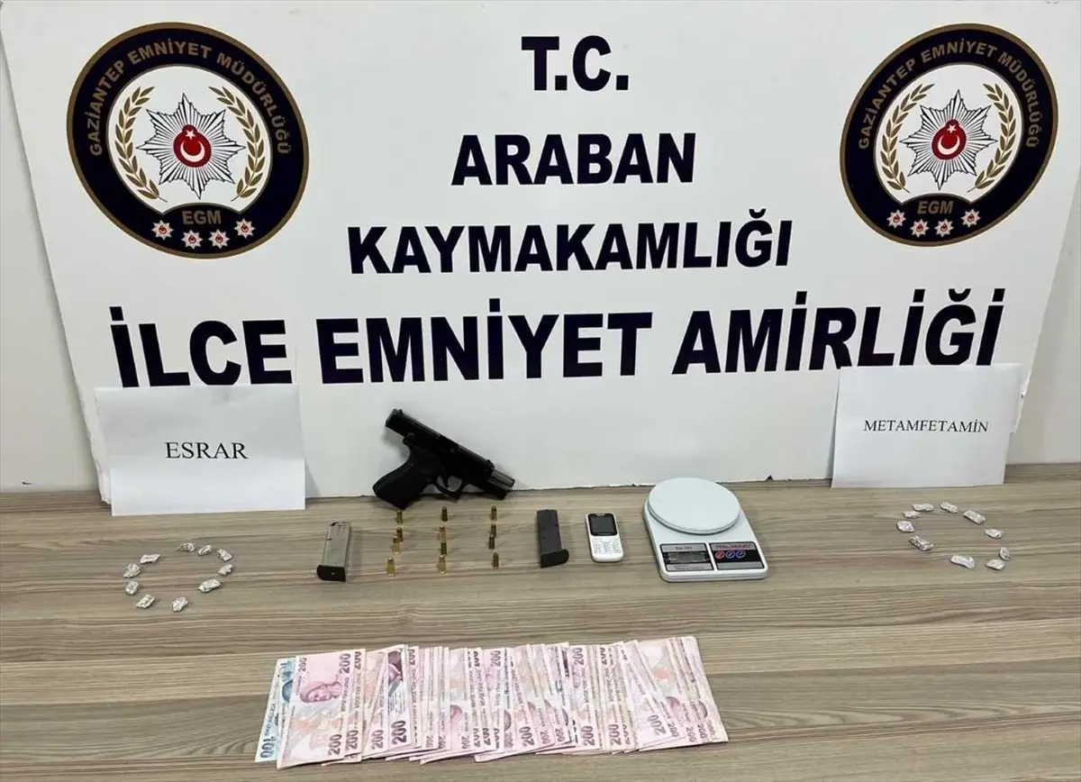 Gaziantep\'te Ruhsatsız Silah ve Uyuşturucu Ele Geçirildi