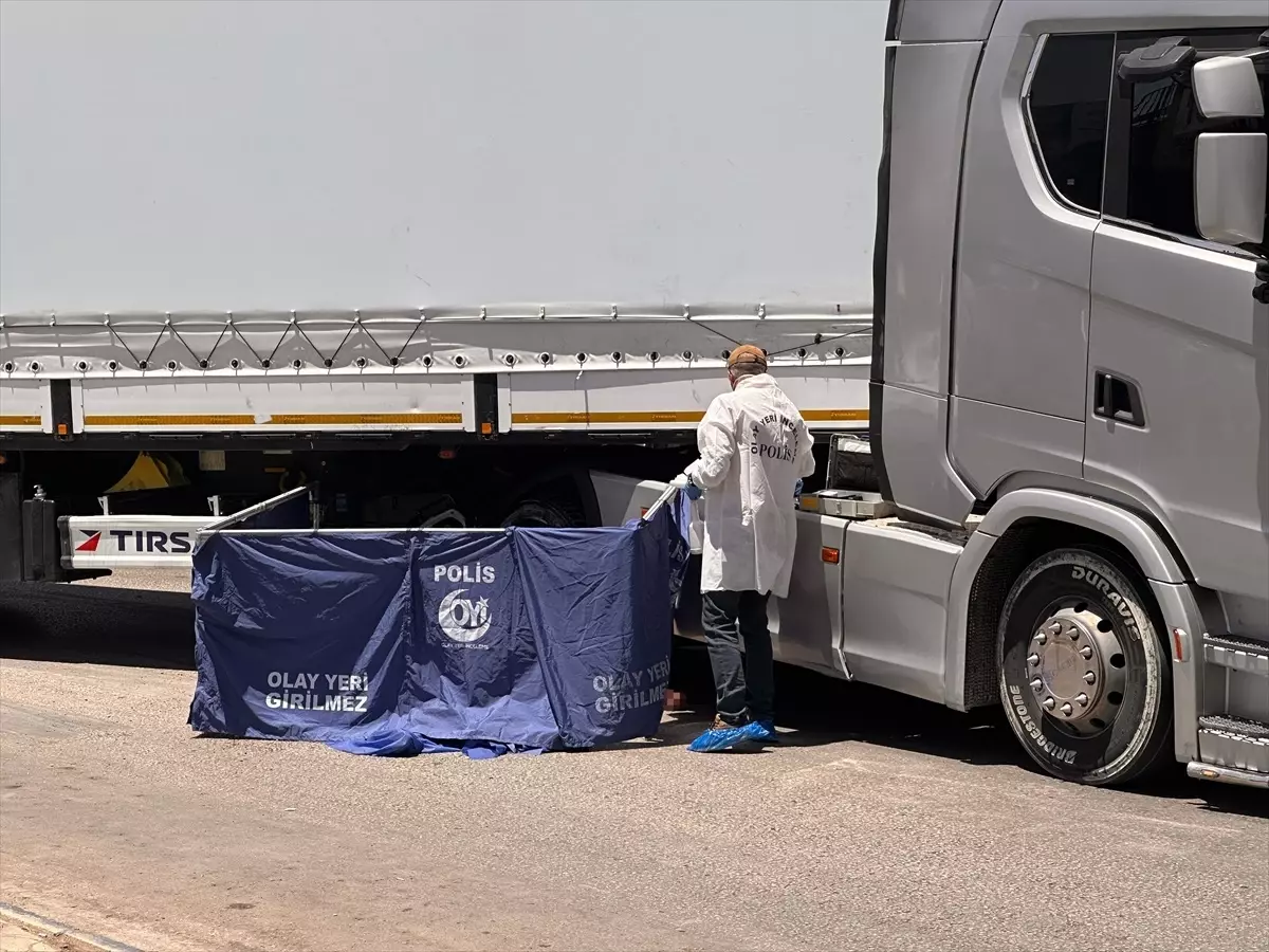 Gaziantep\'te tırın çarptığı motosikletteki 2 kişi öldü