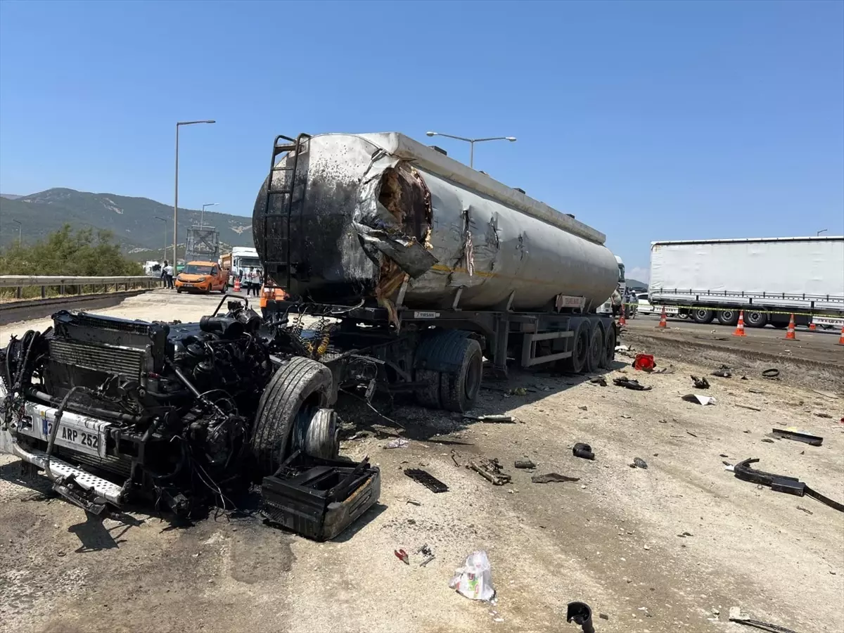 Gaziantep'te Meydana Gelen Trafik Kazasında 2 Kişi Hayatını Kaybetti.
