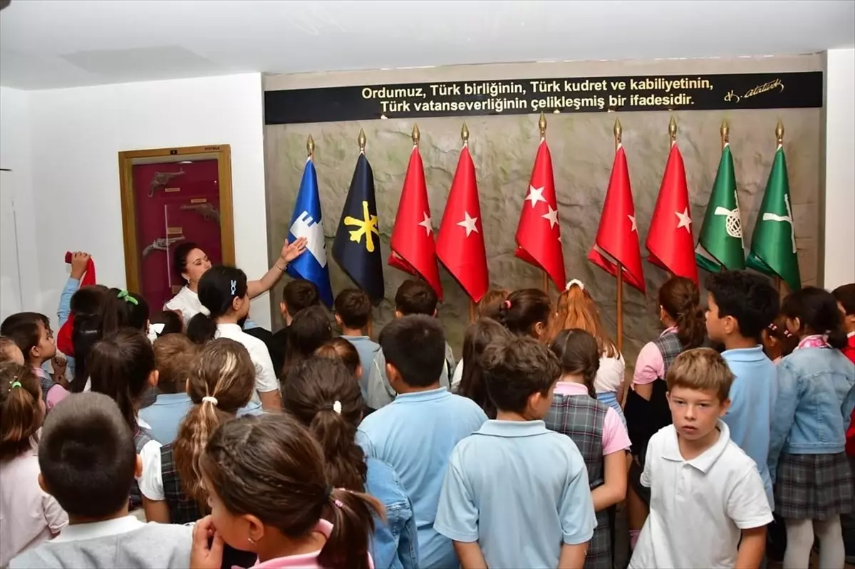 Öğrenciler ‘Mehmetçikle Bir Gün’ Projesinde