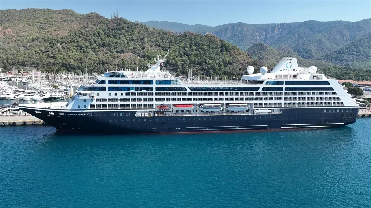 Marmaris\'e Kruvaziyerle 680 Yolcu Geldi