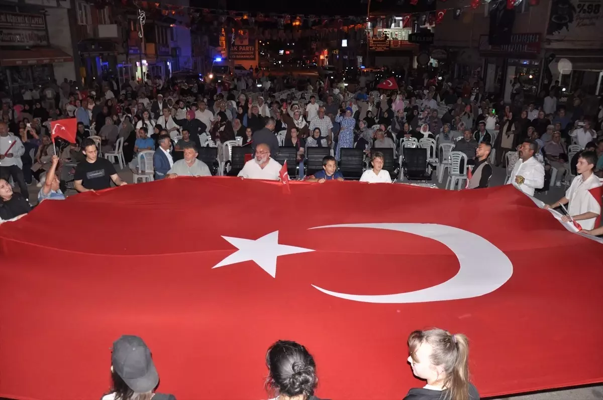 Gümüşhacıköy\'de 15 Temmuz kortej yürüyüşü yapıldı