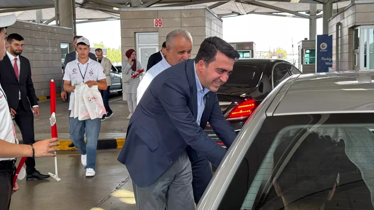 Gurbetçiler Türkiye\'ye Yoğun Akınla Dönüyor