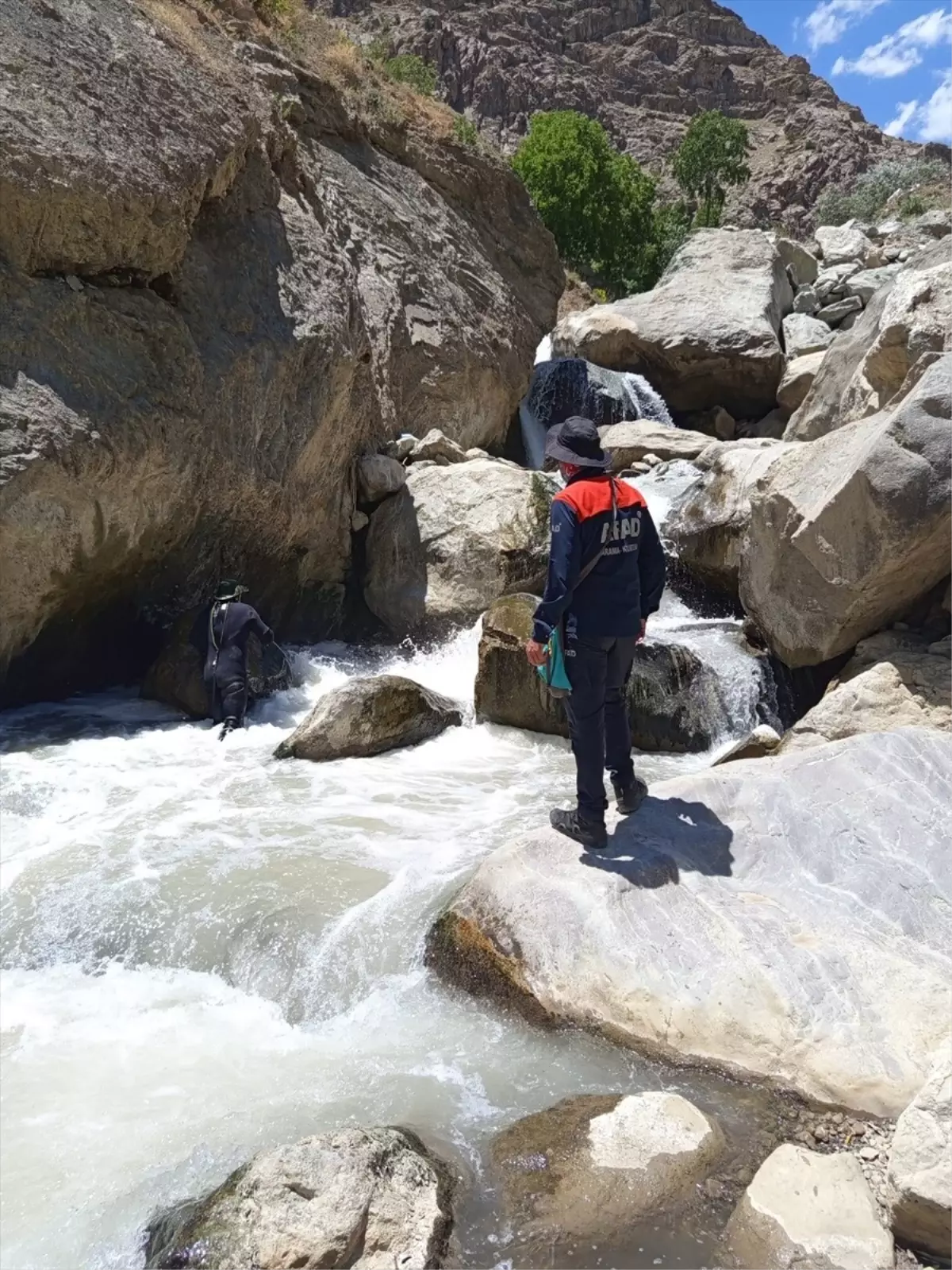 Hakkari\'de Kaybolan Kadın İçin Arama Çalışmaları Devam Ediyor