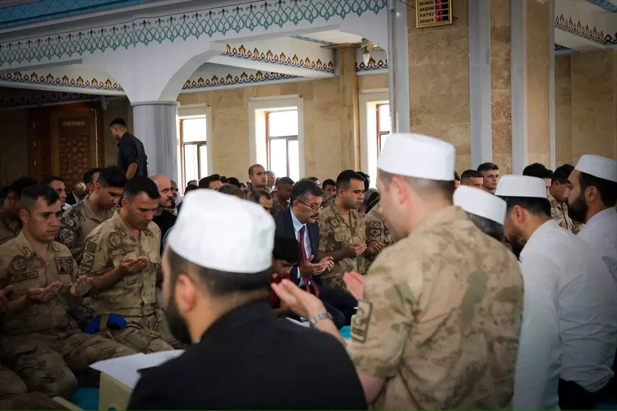 Hakkari\'de şehitler için mevlit okutuldu