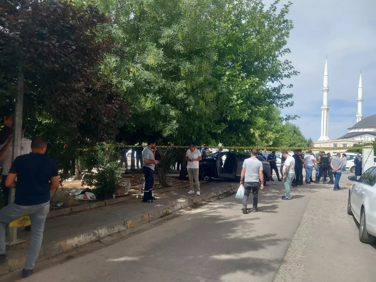 Diyarbakır\'da Hastane Bahçesinde Kaza