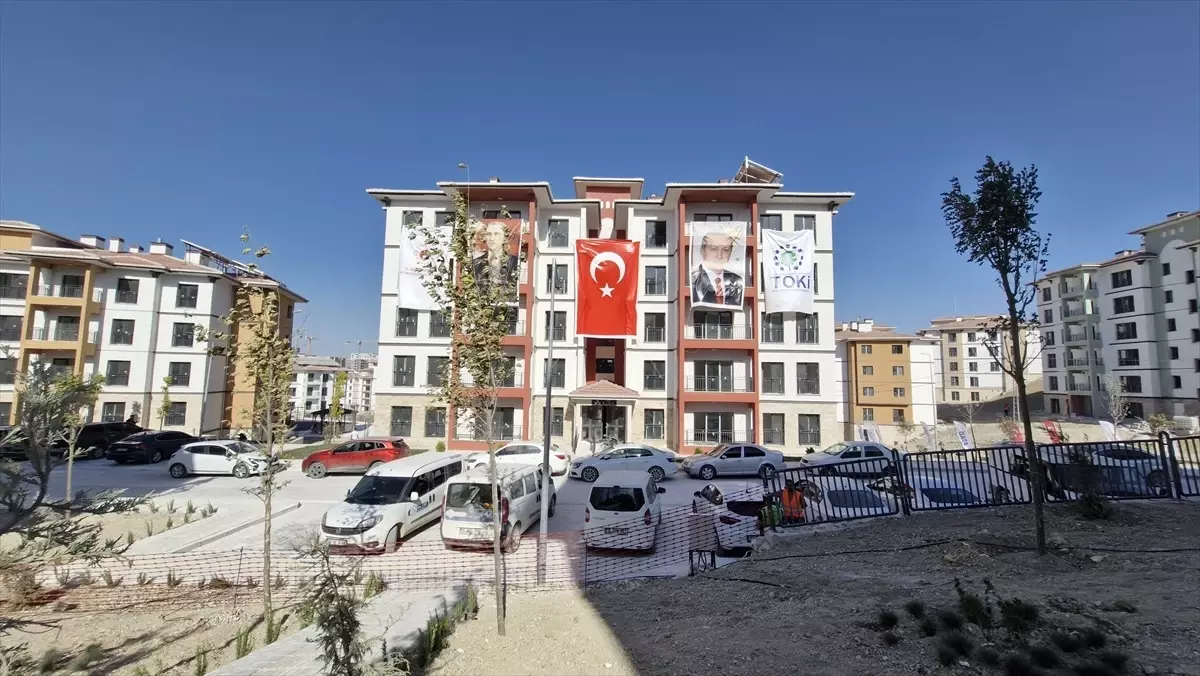 Hatay\'da 16 bin 993 deprem konutu ile 1355 iş yerinin daha hak sahibi belirlendi