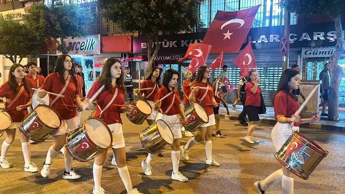 Hatay\'da 30 Ağustos Zafer Bayramı dolayısıyla fener alayı düzenlendi