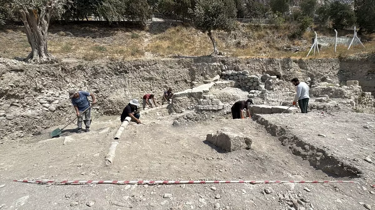 Hatay\'da Antik Kentte Kazılar Devam Ediyor