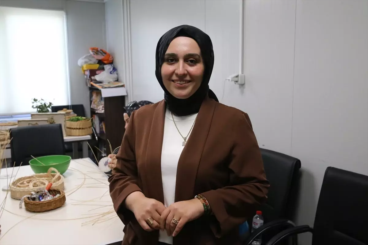 Depremzede Kadınlar El İşi Kurslarıyla Gelir Elde Ediyor