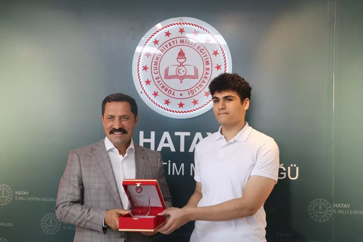 Hatay\'da LGS ve YKS\'de başarılı olan öğrenciler ödüllendirildi