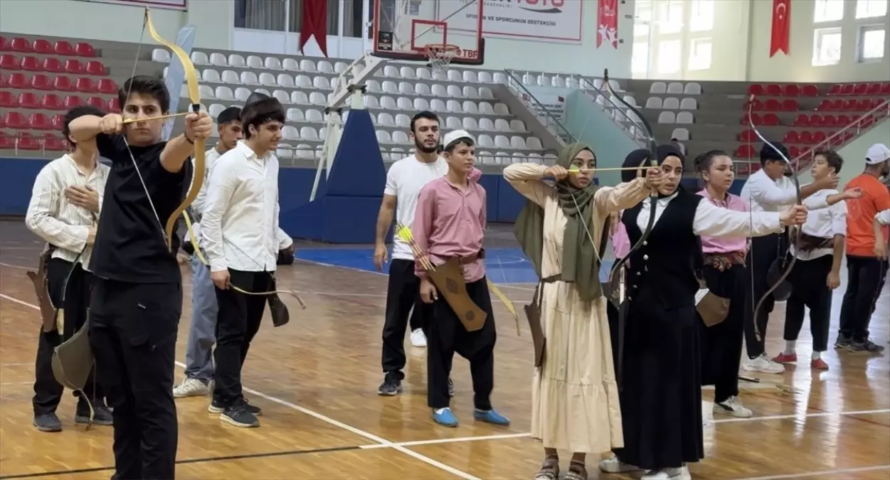 İskenderun’da Okçuluk Turnuvası Düzenlendi