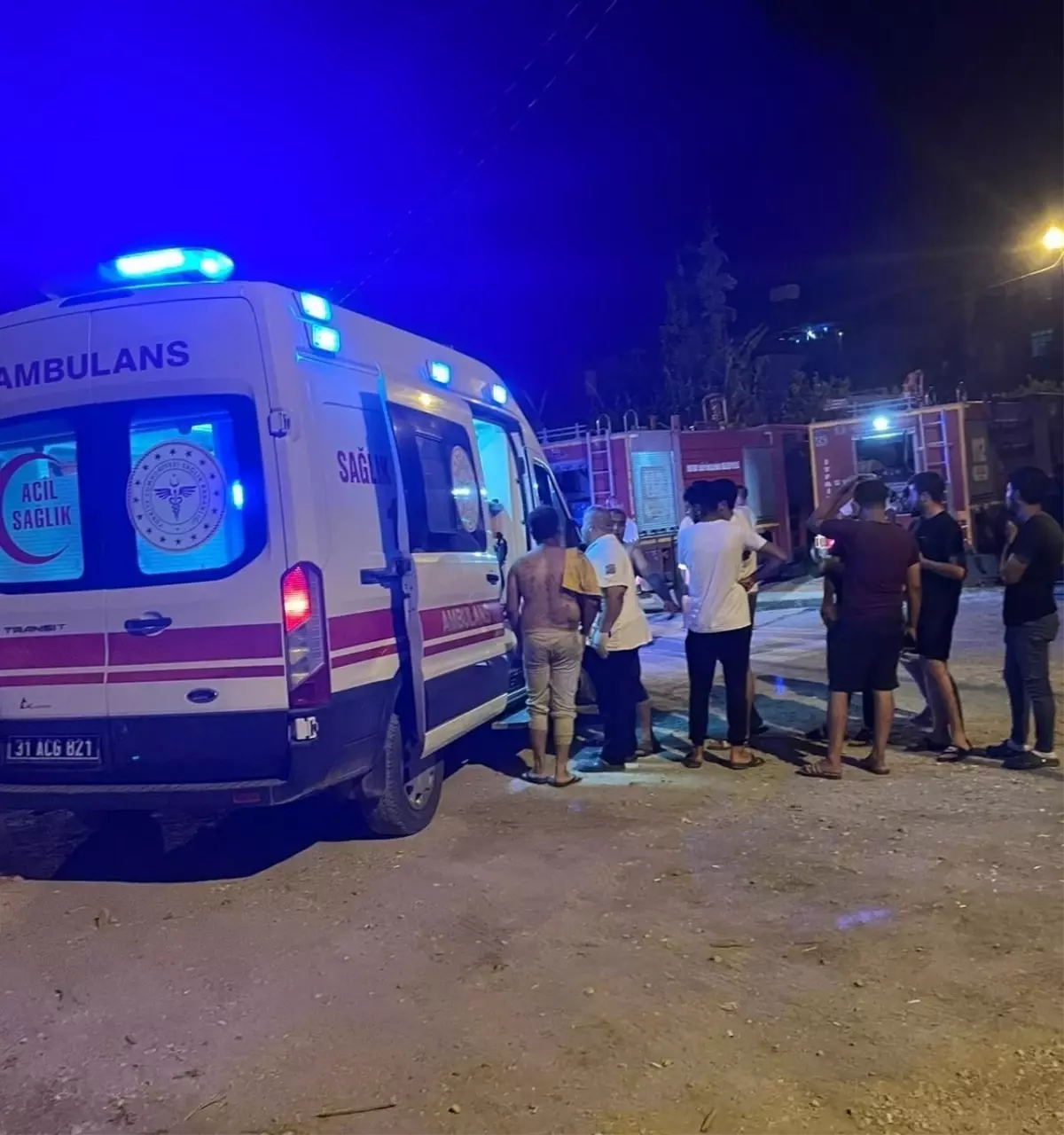 Samandağ\'da Otelde Yangın: 11 Kişi Hastaneye Kaldırıldı