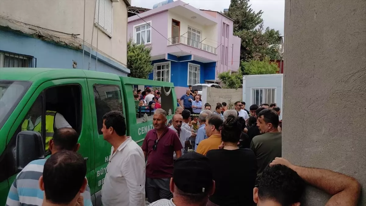 Samandağ\'da Aile İçi İntihar ve Cinayet