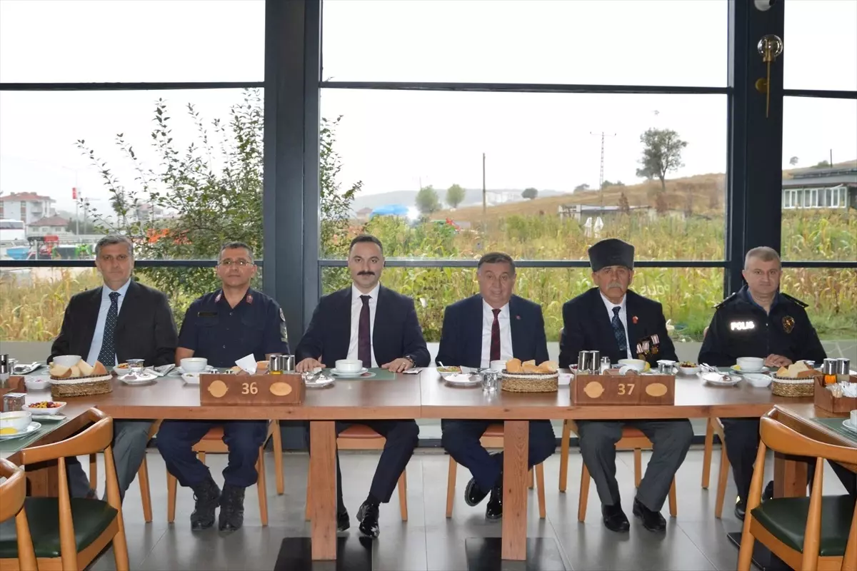 Havza Kaymakamlığından gaziler onuruna yemek programı