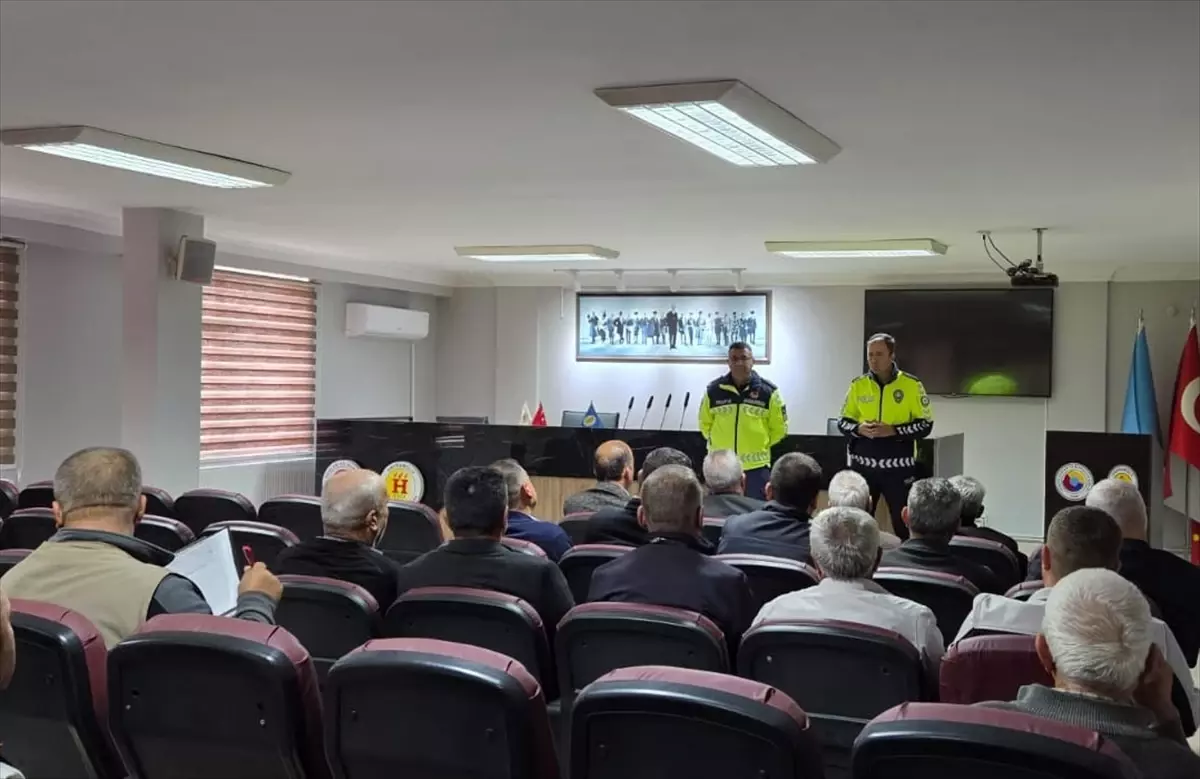 Hayrabolu\'da Servis Sürücülerine Eğitim Semineri