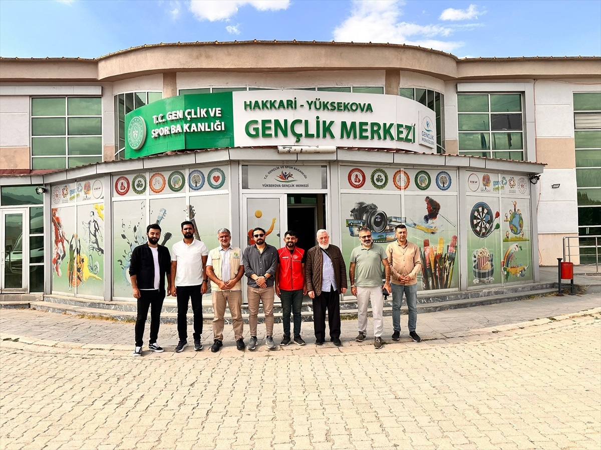 Hakkari\'de İhtiyaç Sahiplerine Yardım