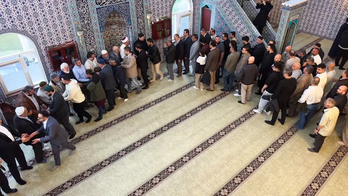 Hollanda\'da Müslümanlar Kurban Bayramı\'nı Kutladı