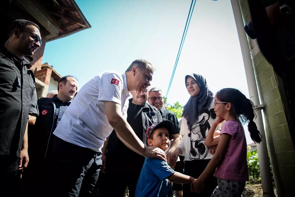 Yerlikaya: Devlet, Depremzedelerin Yanında