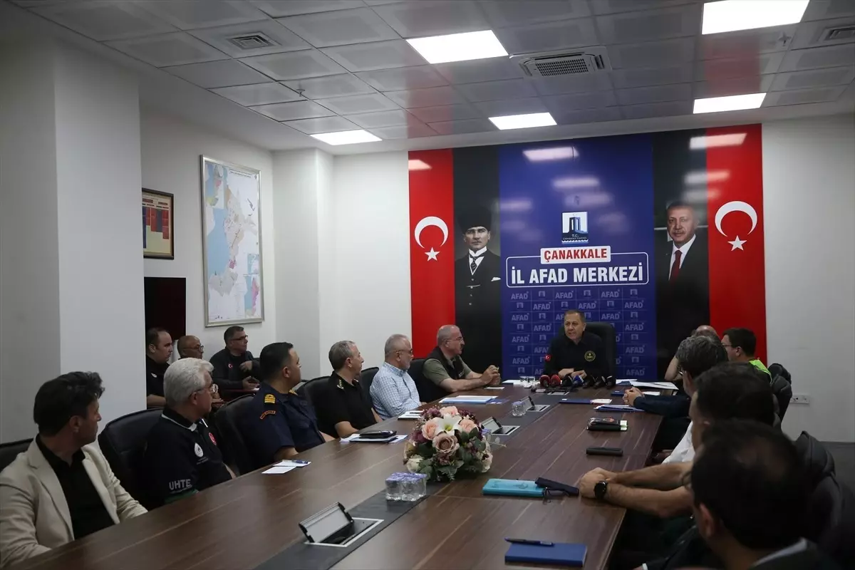 Çanakkale\'deki Orman Yangınında 139 Vatandaş Etkilendi