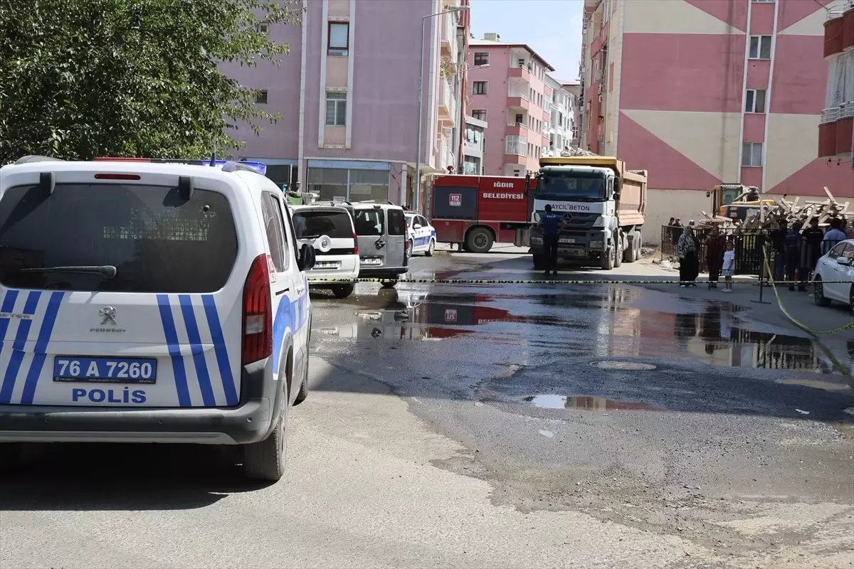 Iğdır\'da Kamyon Kadına Çarptı
