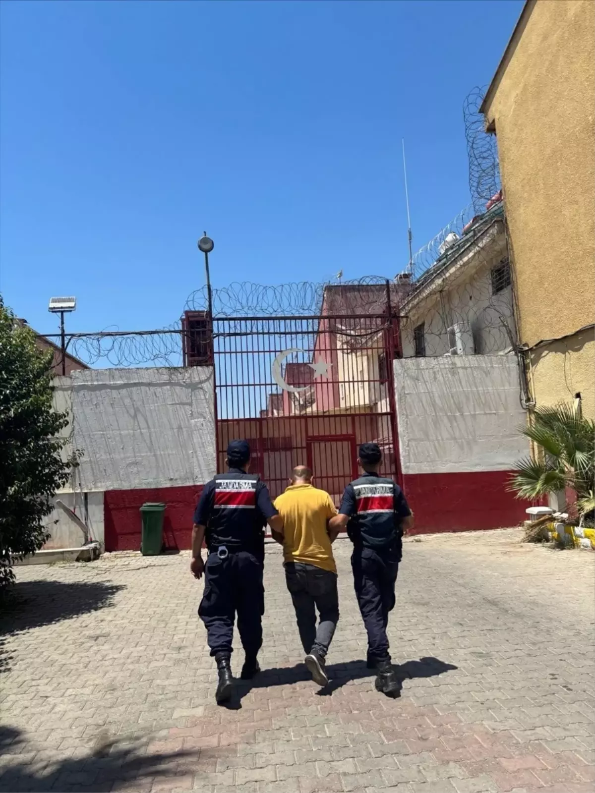Çalıntı Otomobil Bulundu, Şüpheli Tutuklandı