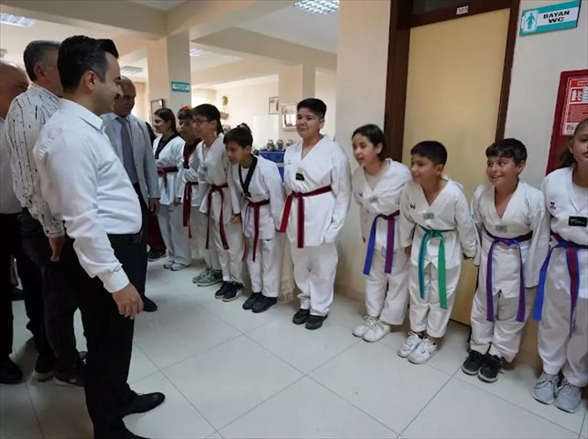 Halk Eğitim Merkezleri Yıl Sonu Sergisi Düzenledi