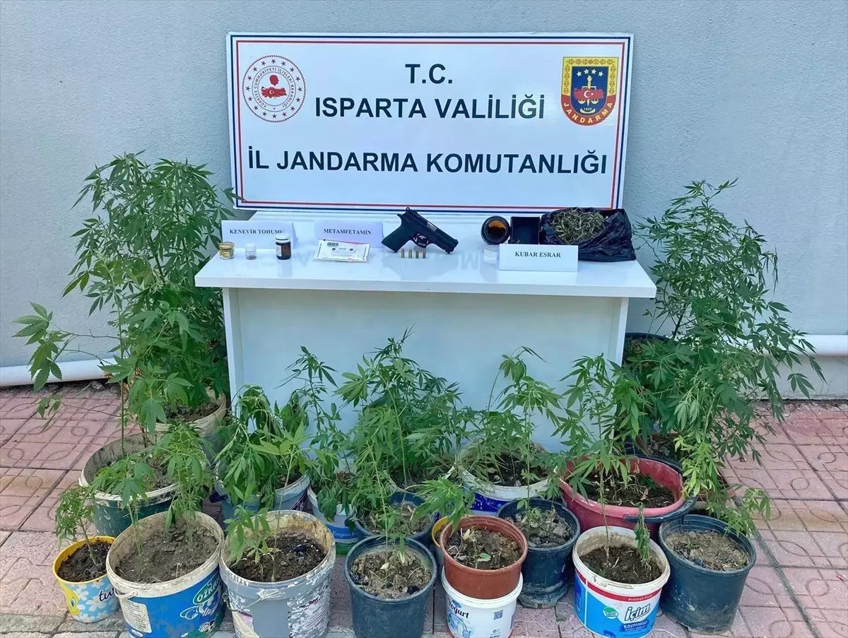 Isparta\'da Uyuşturucu Operasyonu: 2 Gözaltı