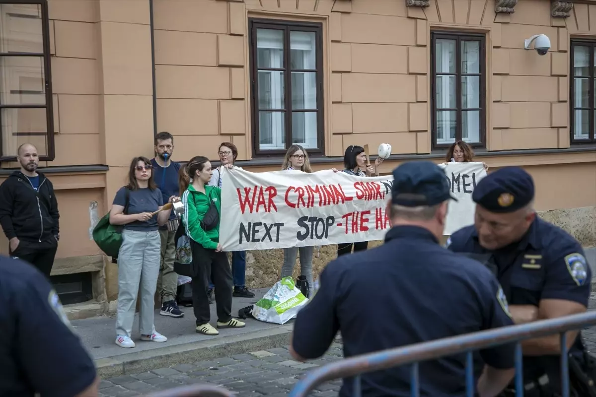 Saar\'ın Zagreb Ziyareti Protesto Edildi