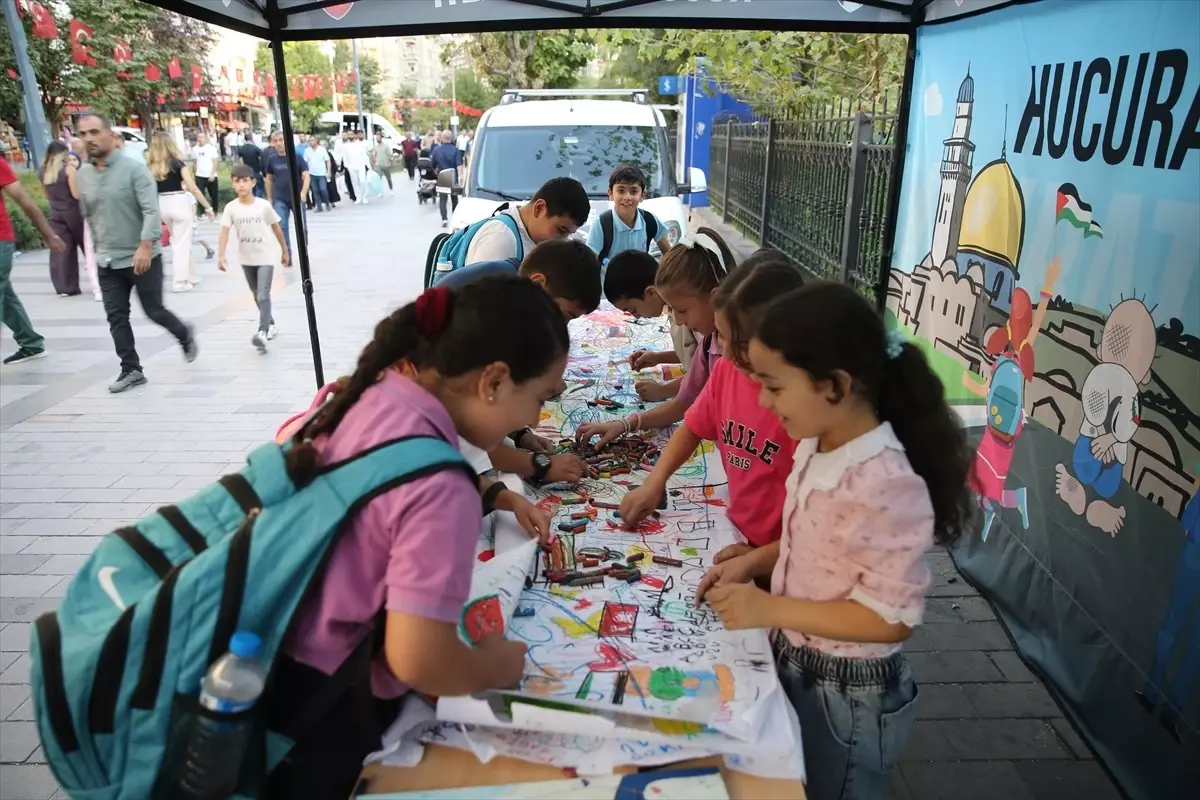 Siirt\'te Gazze İçin Farkındalık Sergisi