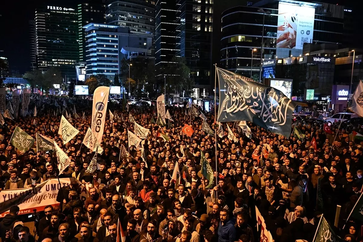 İstanbul\'da Gazze için Protesto
