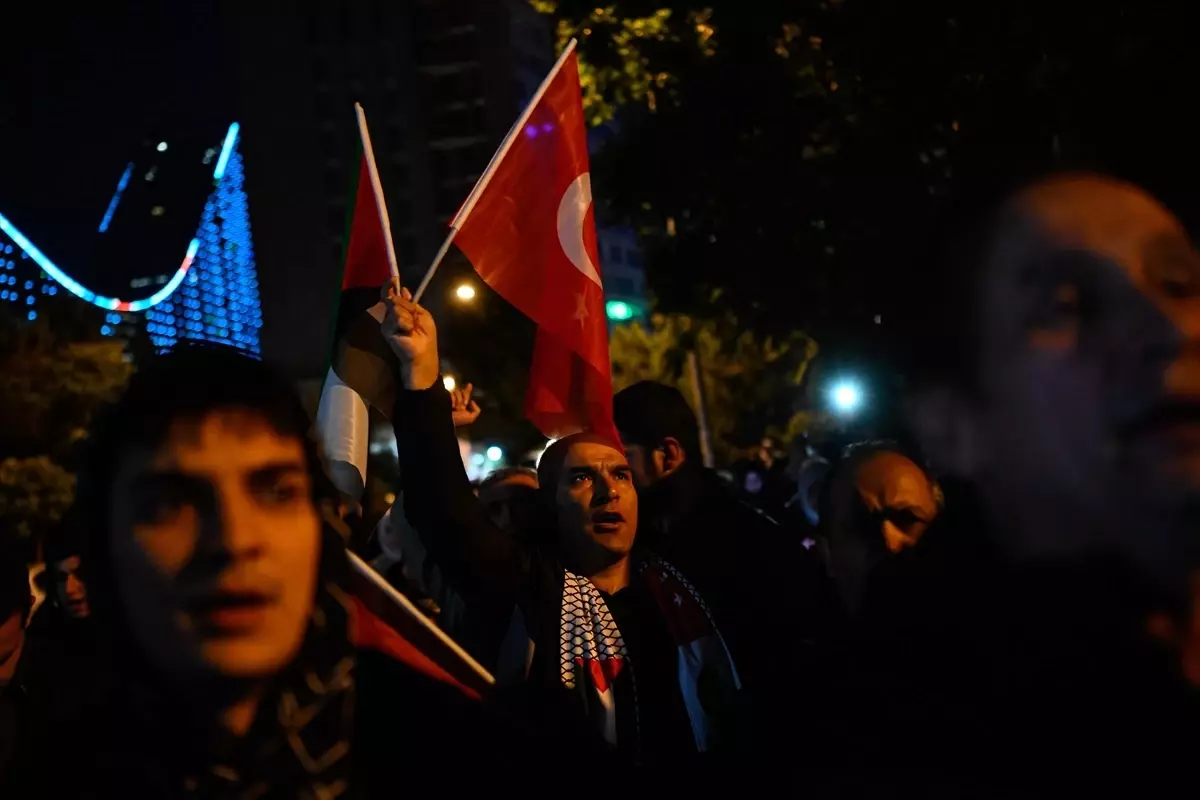 Gazze\'ye Yardım Fırtınası: Protesto