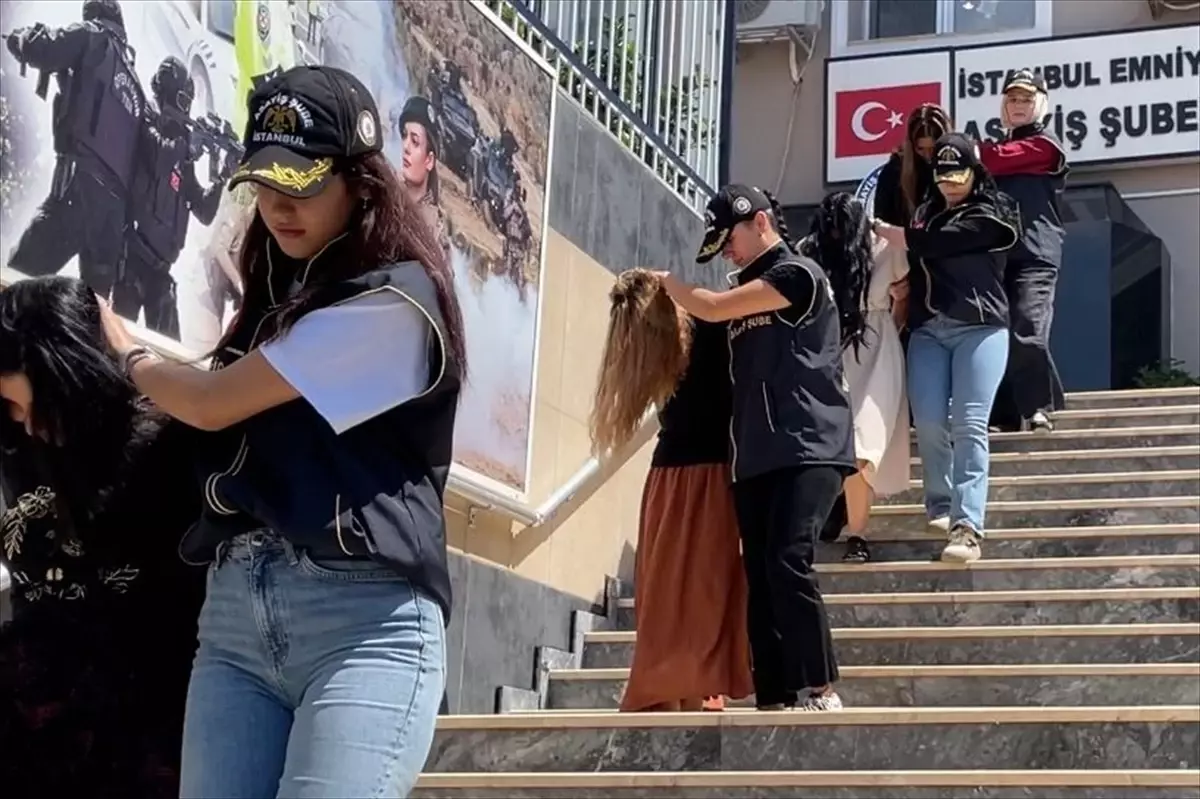 İstanbul\'da 4 kadın hırsız tutuklandı! Suç makinesi çıktılar
