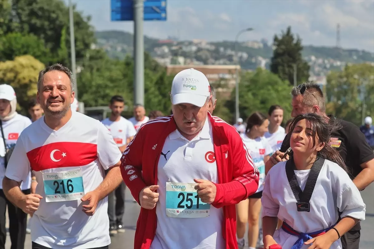 İstanbul\'da düzenlenen Vatan Koşusu\'yla 15 Temmuz Şehitleri anıldı