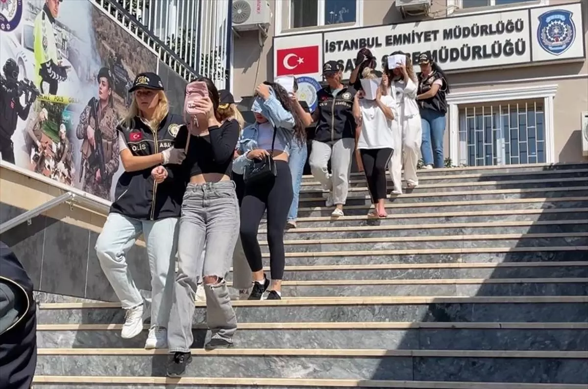 İstanbul\'da Fuhuş Operasyonu: 8 Kadın Kurtarıldı