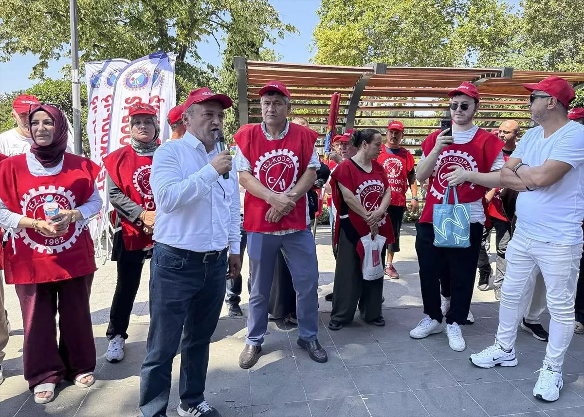 İşçiler Sözleşme İçin Eylemde