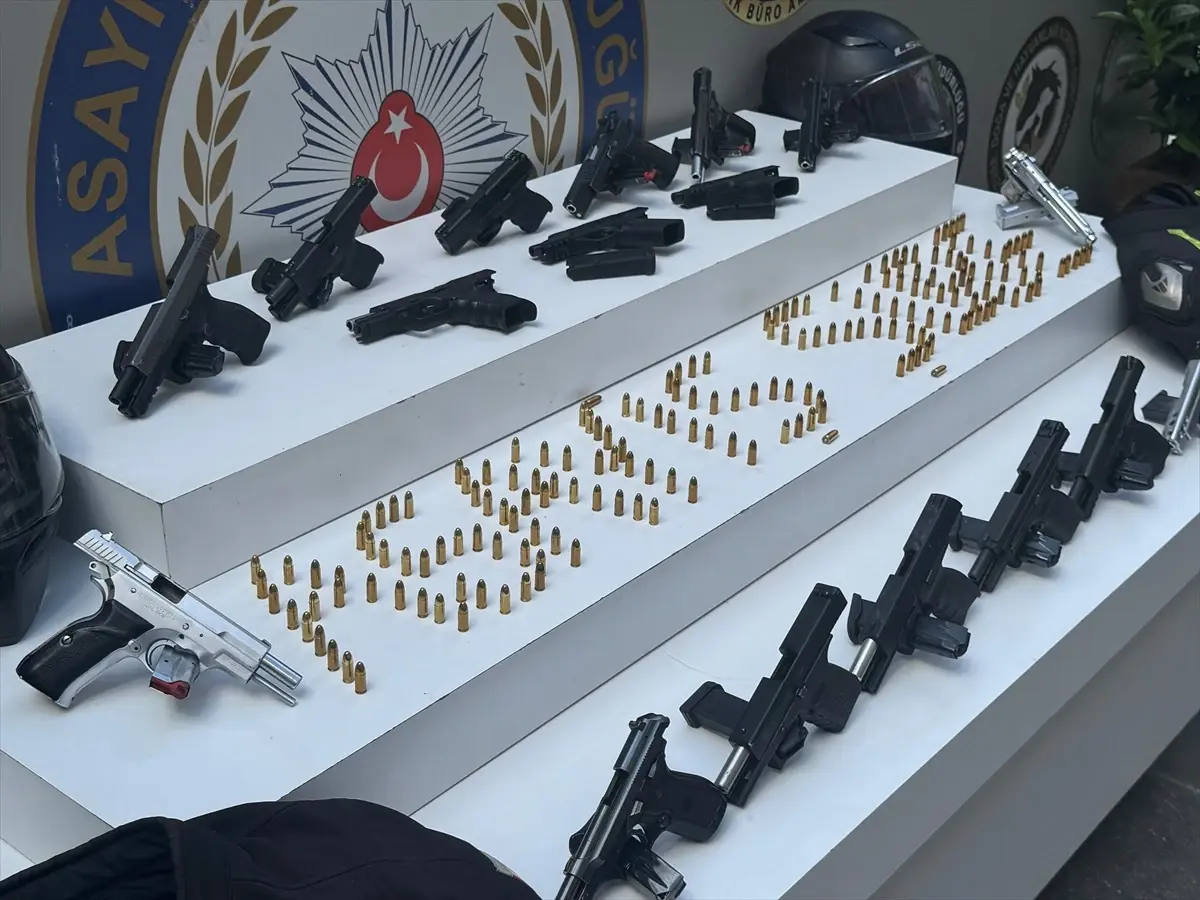 İstanbul\'da 29 Şüpheli Gözaltına Alındı