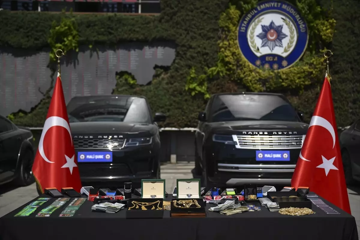 İstanbul\'da Suç Örgütü Operasyonu: 62 Gözaltı