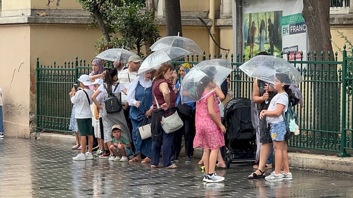 İstanbul\'da Sağanak Yağış ve Yüksek Sıcaklık