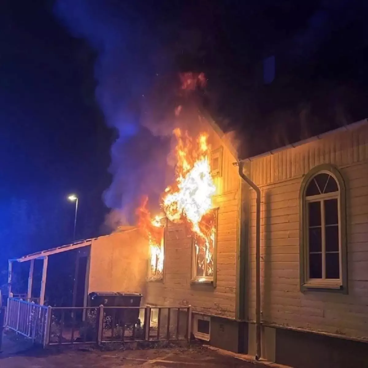 İsveç\'te Cami Yangını Kundaklama Şüphesi