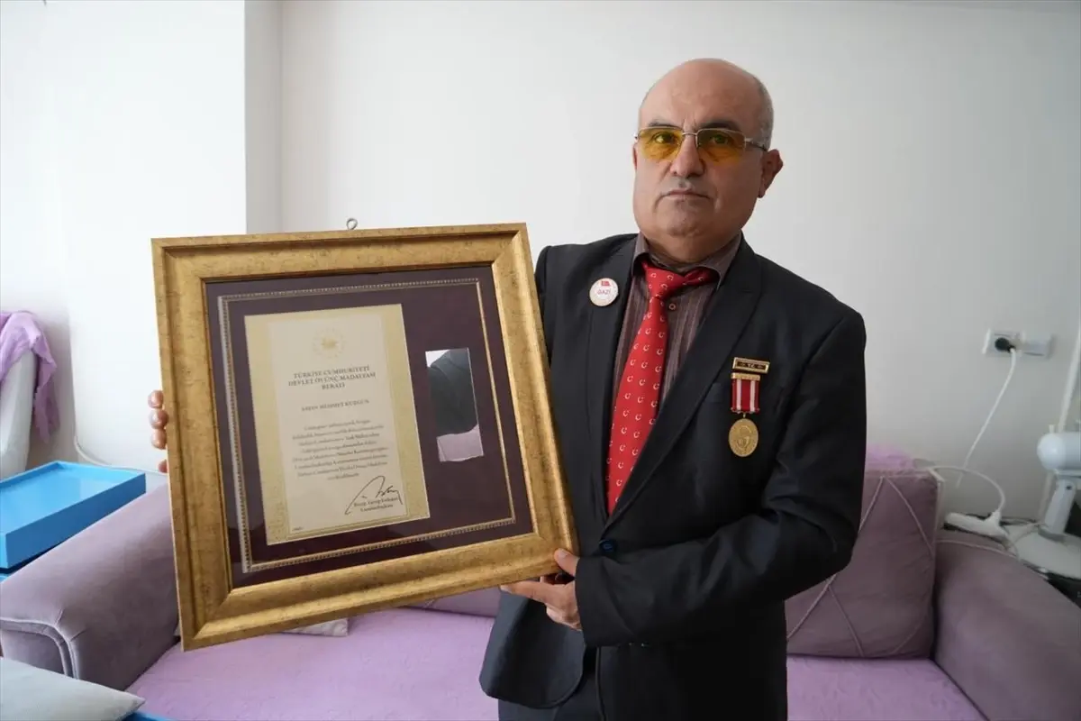 Darbeye Sela ile Direnen Müezzin