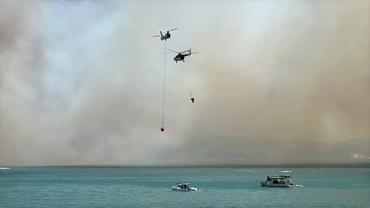 Karaburun\'da Orman Yangını Sürüyor