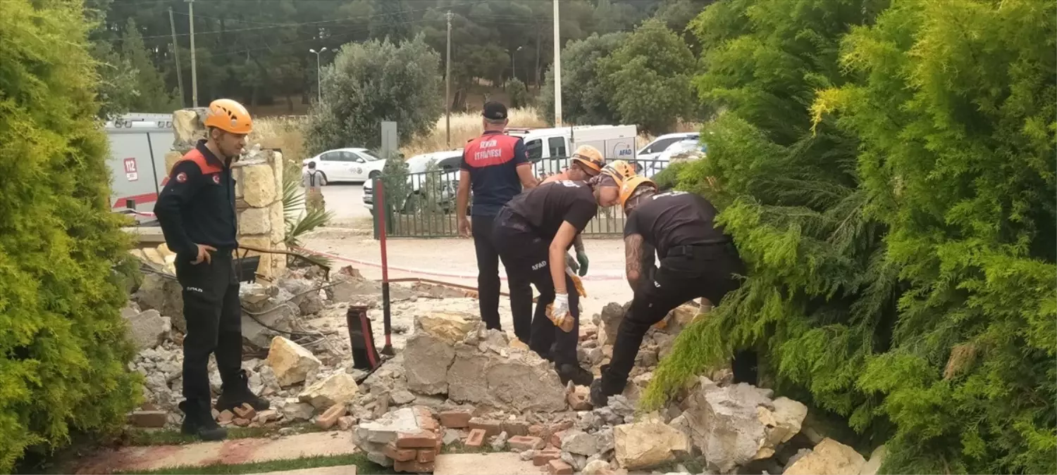 İzmir\'de Doktor Çifti Beton Kemerde Hayatını Kaybetti